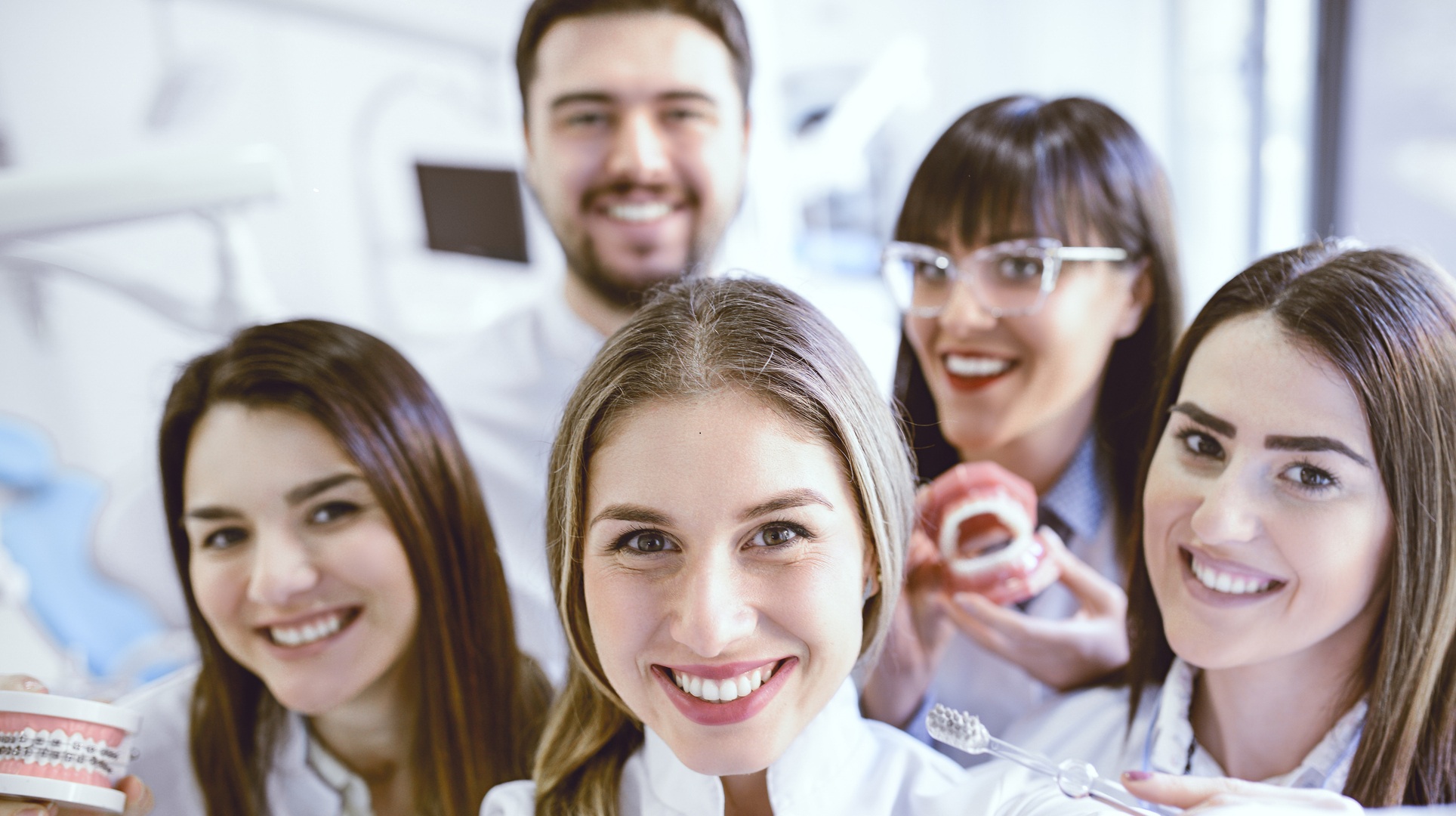 Das Prophylaxe-Team ist motiviert und erfolgreich – dank des bewährten Prophylaxe-Systems.